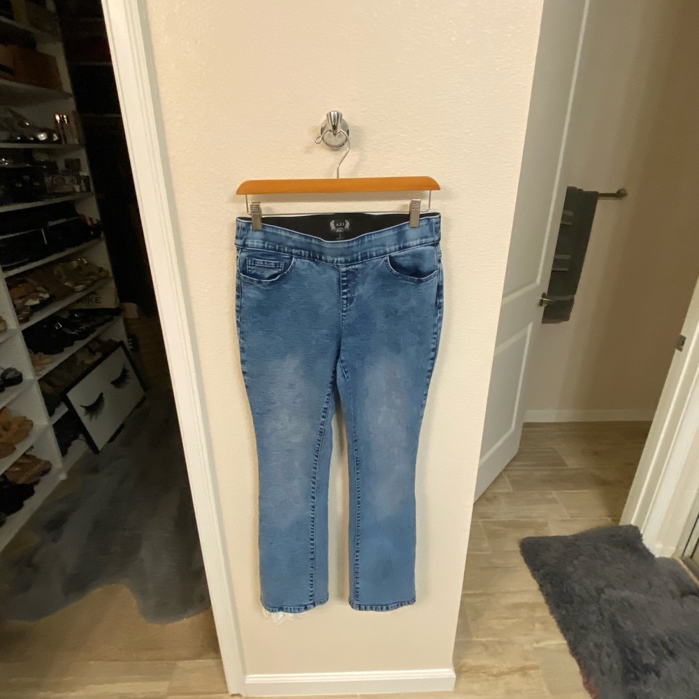 Blue Women's Jeans w/White Lace